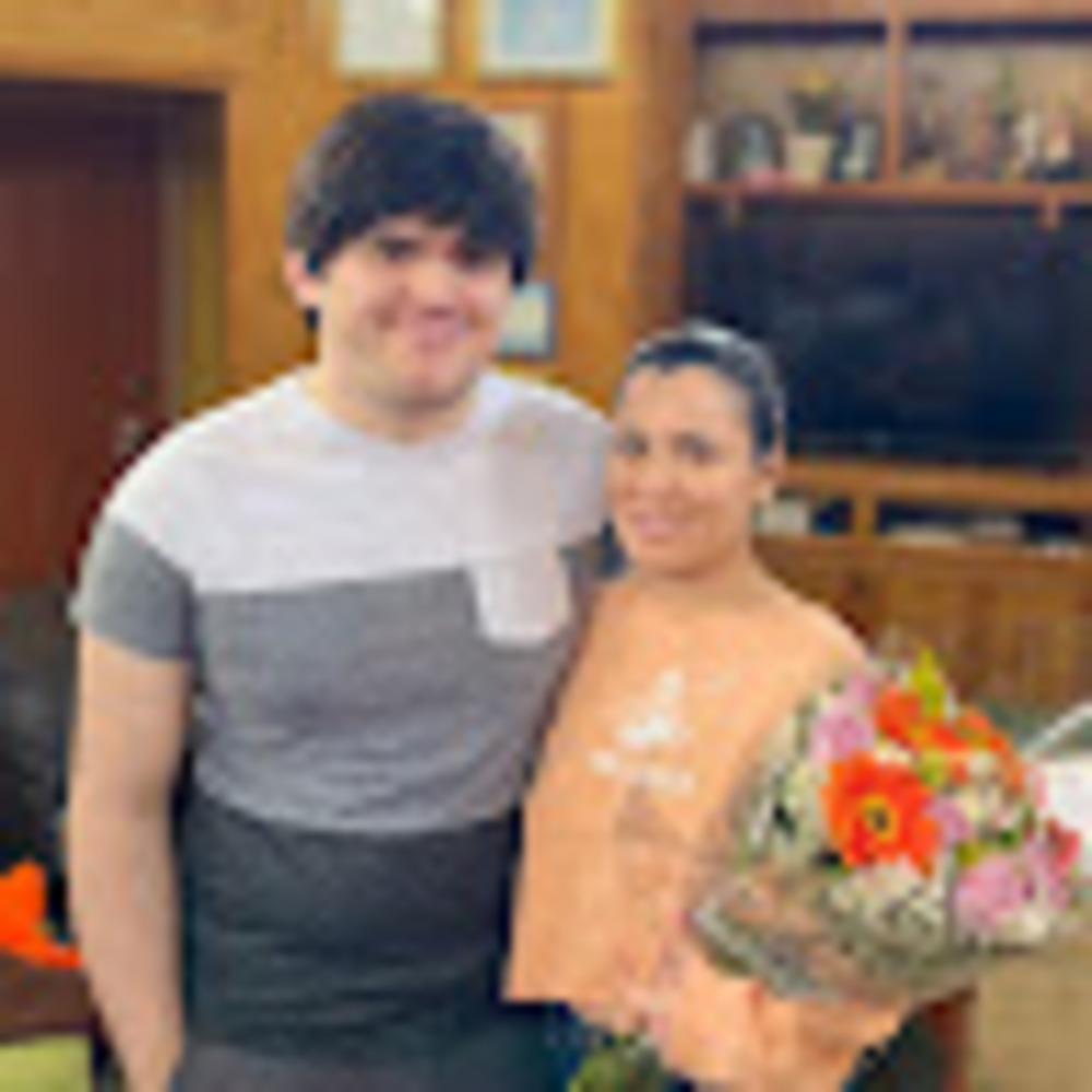 Meet your Posher, Carlos & ashley